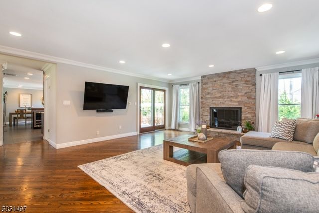 11 Hubbardton Rd, Wayne Twp., NJ 07470