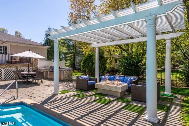 11 Hubbardton Rd, Wayne Twp., NJ 07470