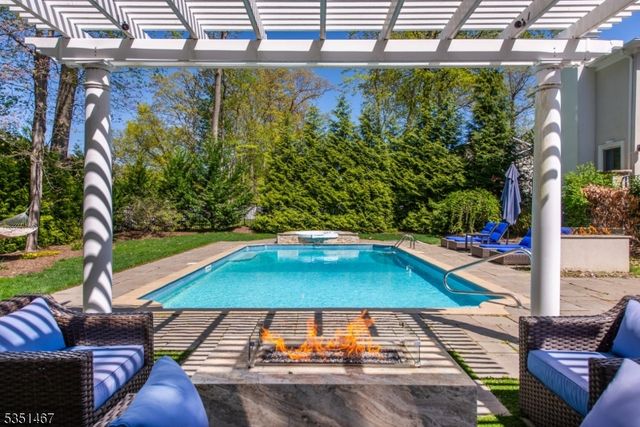 11 Hubbardton Rd, Wayne Twp., NJ 07470