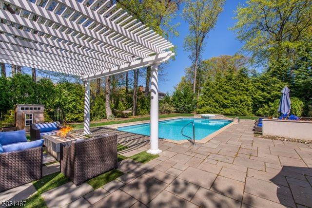 11 Hubbardton Rd, Wayne Twp., NJ 07470