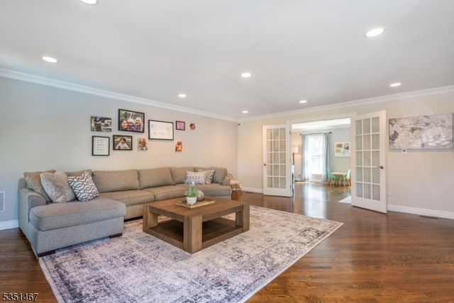 11 Hubbardton Rd, Wayne Twp., NJ 07470
