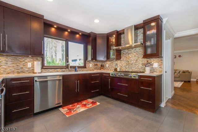 11 Hubbardton Rd, Wayne Twp., NJ 07470