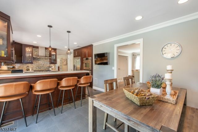 11 Hubbardton Rd, Wayne Twp., NJ 07470
