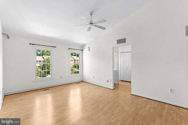 7877 PAINTED DAISY DR, Springfield, VA 22152