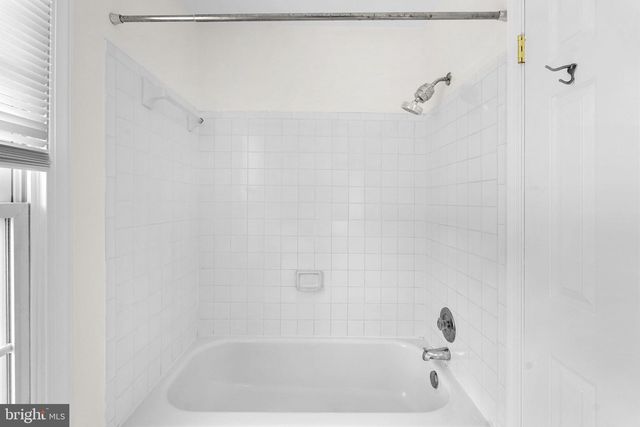 7877 PAINTED DAISY DR, Springfield, VA 22152