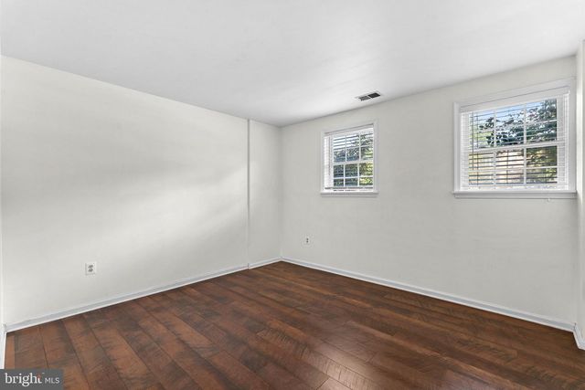 7877 PAINTED DAISY DR, Springfield, VA 22152