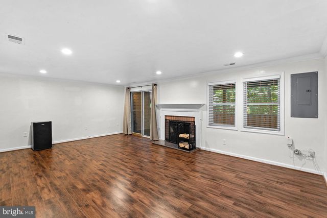 7877 PAINTED DAISY DR, Springfield, VA 22152