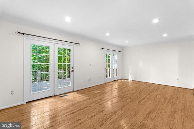 7877 PAINTED DAISY DR, Springfield, VA 22152