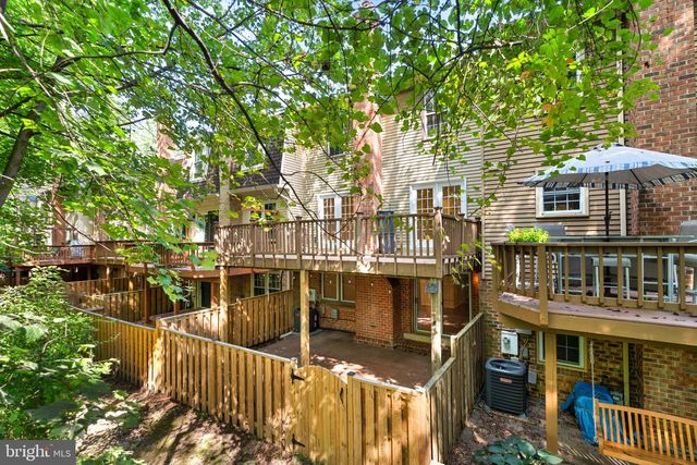 7877 PAINTED DAISY DR, Springfield, VA 22152