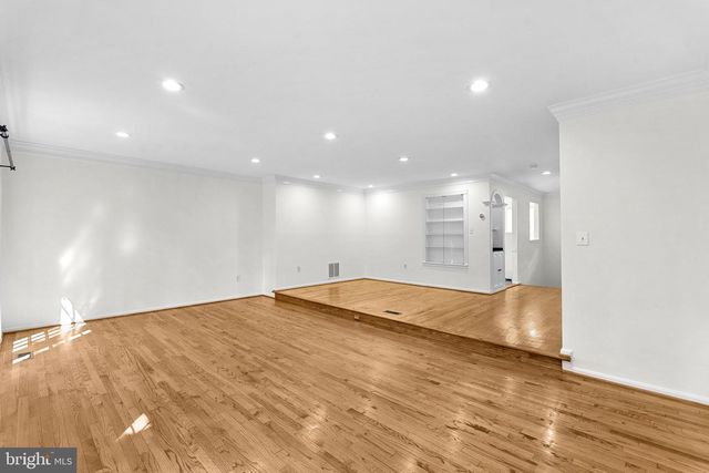 7877 PAINTED DAISY DR, Springfield, VA 22152