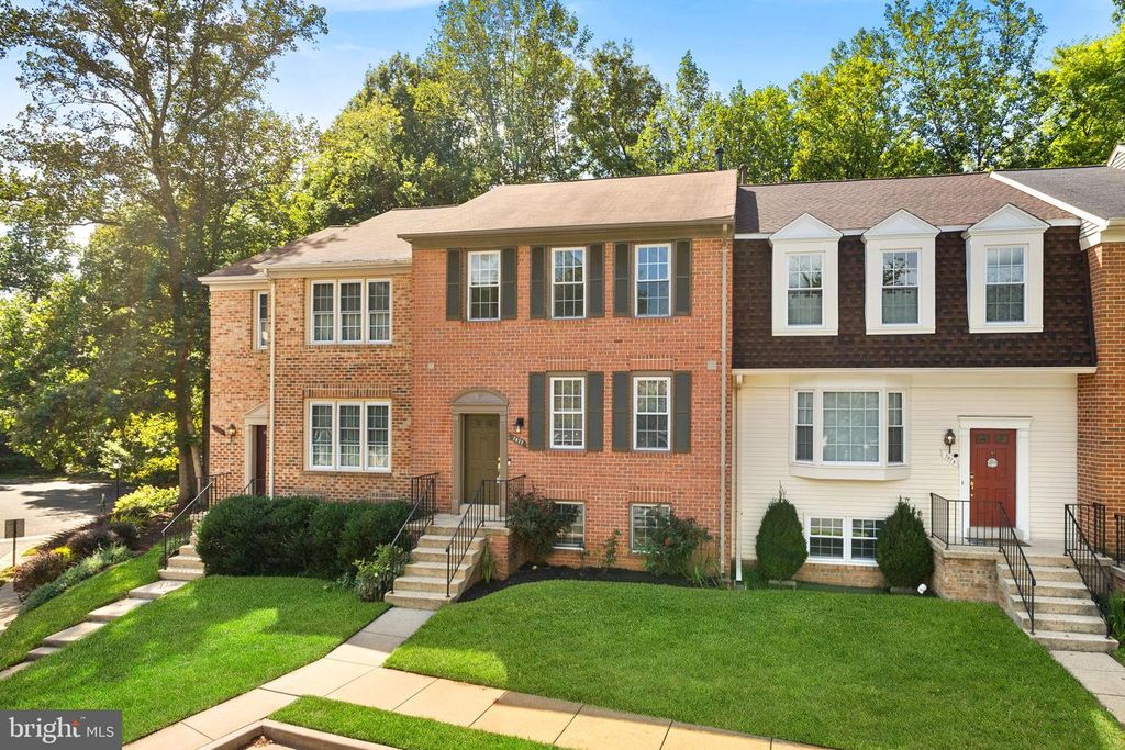 7877 PAINTED DAISY DR, Springfield, VA 22152