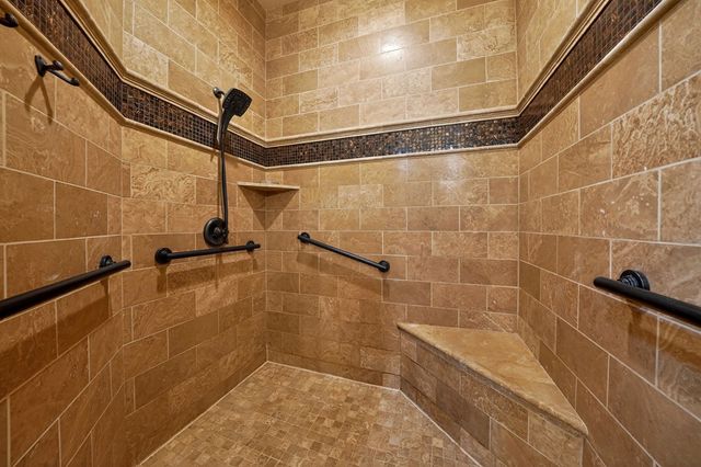 204 W Red Oak Lane, Ingram, TX 78025