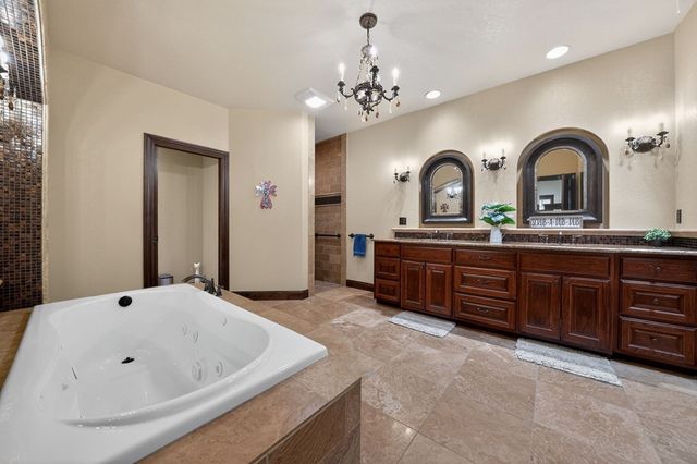 204 W Red Oak Lane, Ingram, TX 78025