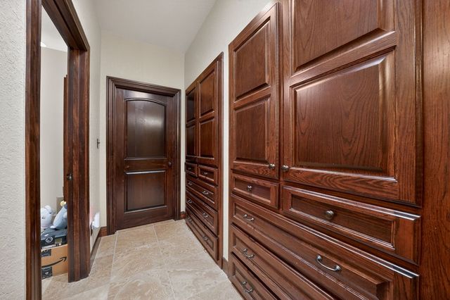 204 W Red Oak Lane, Ingram, TX 78025