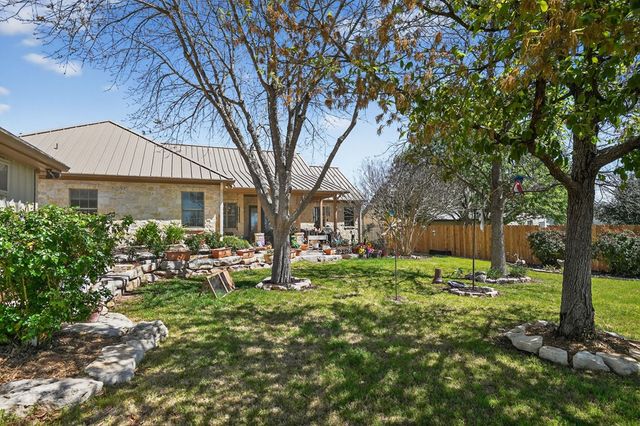 204 W Red Oak Lane, Ingram, TX 78025