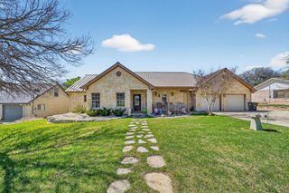 204 W Red Oak Lane, Ingram, TX 78025