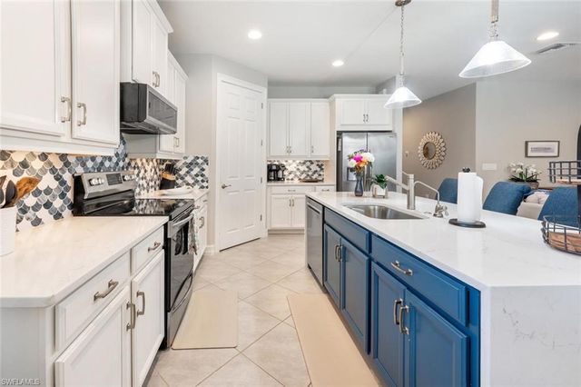 14606 Tropical DR, Naples, FL 34114