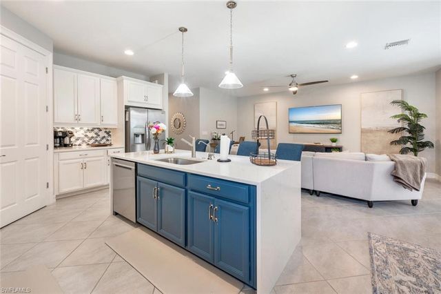 14606 Tropical DR, Naples, FL 34114