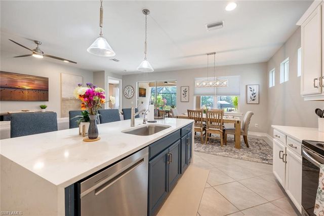 14606 Tropical DR, Naples, FL 34114