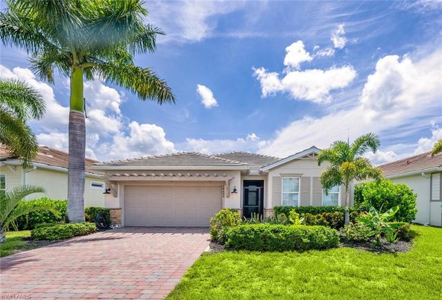 14606 Tropical DR, Naples, FL 34114