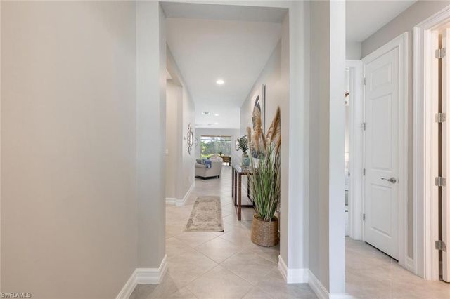 14606 Tropical DR, Naples, FL 34114