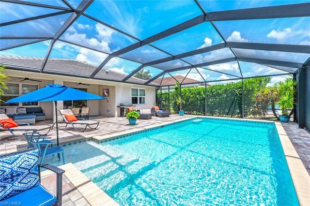 14606 Tropical DR, Naples, FL 34114