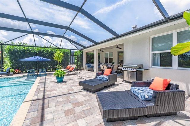 14606 Tropical DR, Naples, FL 34114