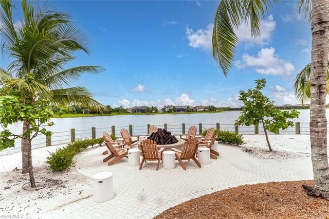 14606 Tropical DR, Naples, FL 34114