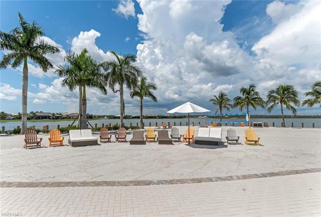 14606 Tropical DR, Naples, FL 34114