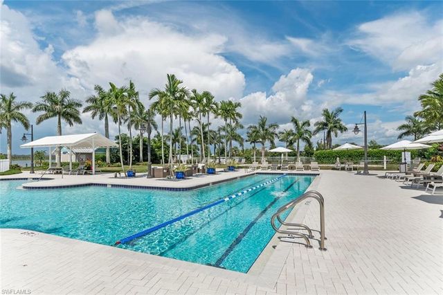 14606 Tropical DR, Naples, FL 34114