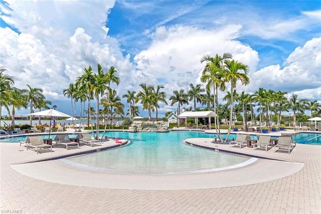 14606 Tropical DR, Naples, FL 34114