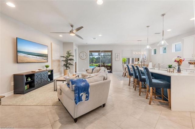 14606 Tropical DR, Naples, FL 34114