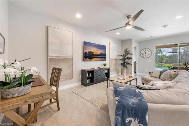 14606 Tropical DR, Naples, FL 34114