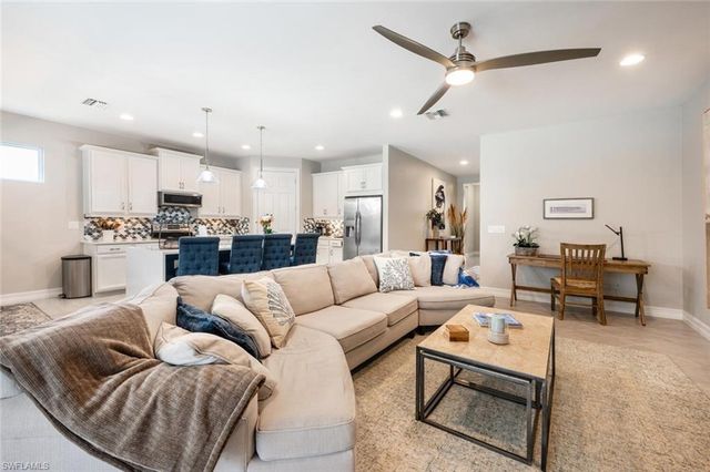 14606 Tropical DR, Naples, FL 34114