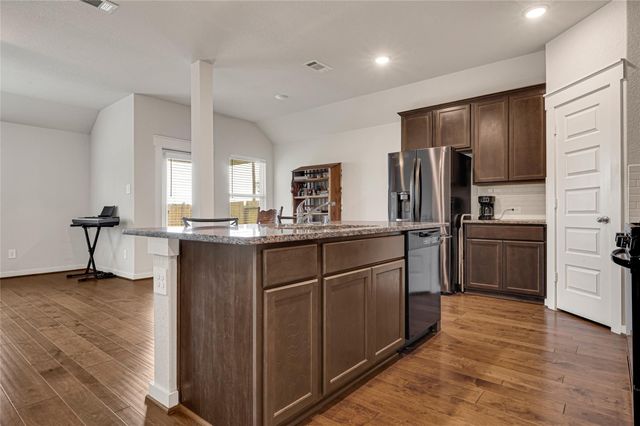 30280 Kingston Heath Drive, Cleveland, TX 77327