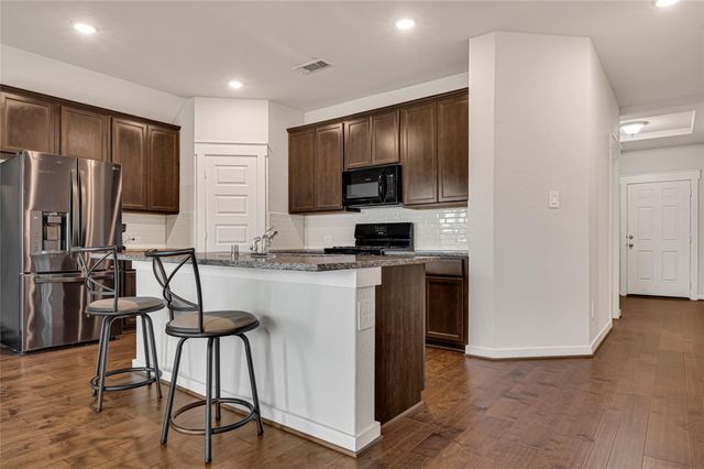 30280 Kingston Heath Drive, Cleveland, TX 77327
