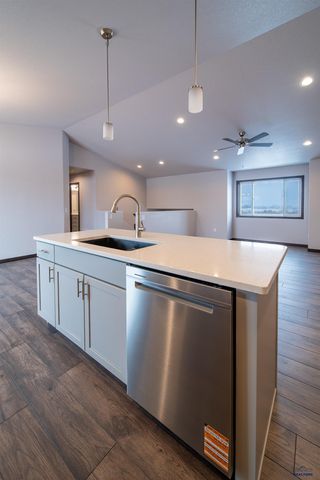 615 BULL RUN DR, Box Elder, SD 57719