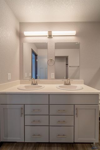 615 BULL RUN DR, Box Elder, SD 57719