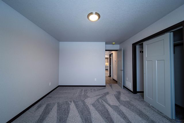 615 BULL RUN DR, Box Elder, SD 57719
