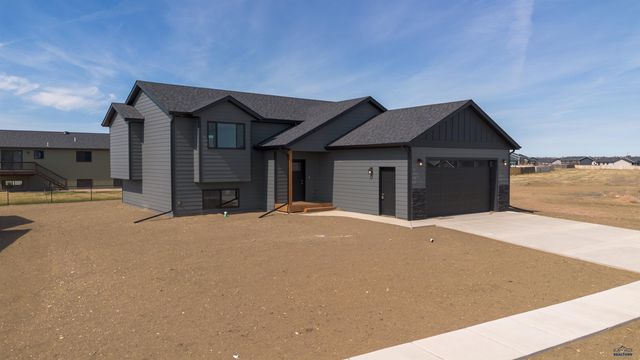 615 BULL RUN DR, Box Elder, SD 57719