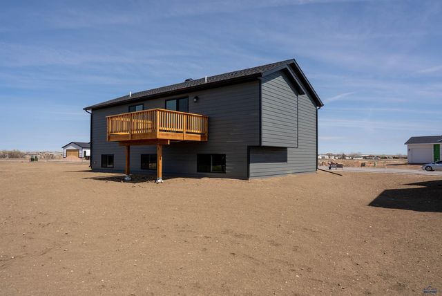 615 BULL RUN DR, Box Elder, SD 57719