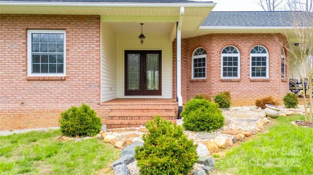 12 Riverview Drive, Bakersville, NC 28705