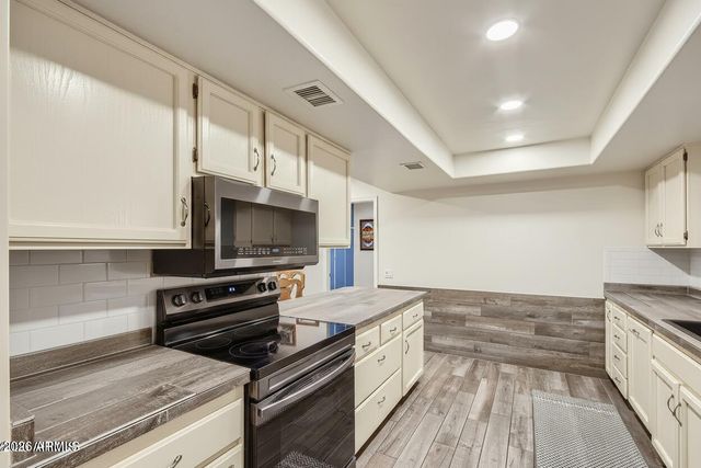 21019 N TOTEM Drive, Sun City West, AZ 85375