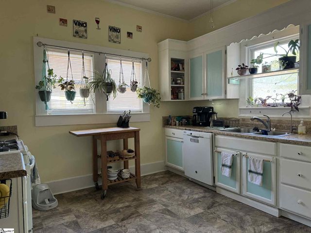 16 Inglesby Street, Greer, SC 29650