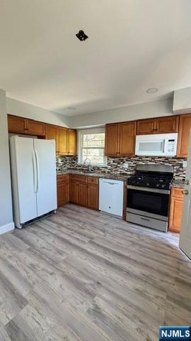 34 Myrtle Avenue 2, Allendale, NJ 07401