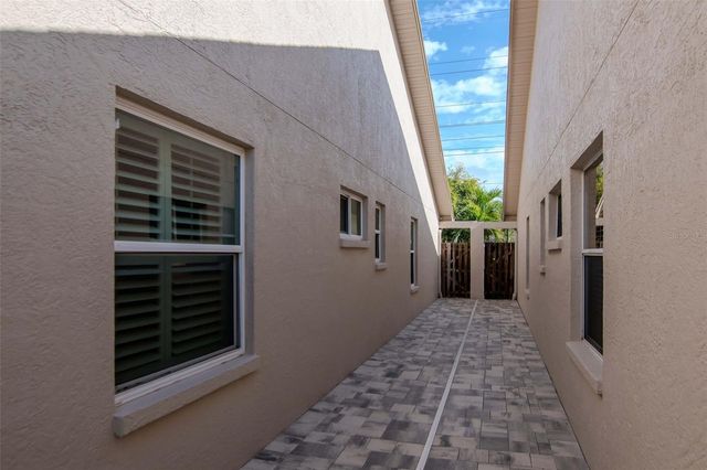 3021 BROOKFIELD LANE, Clearwater, FL 33761