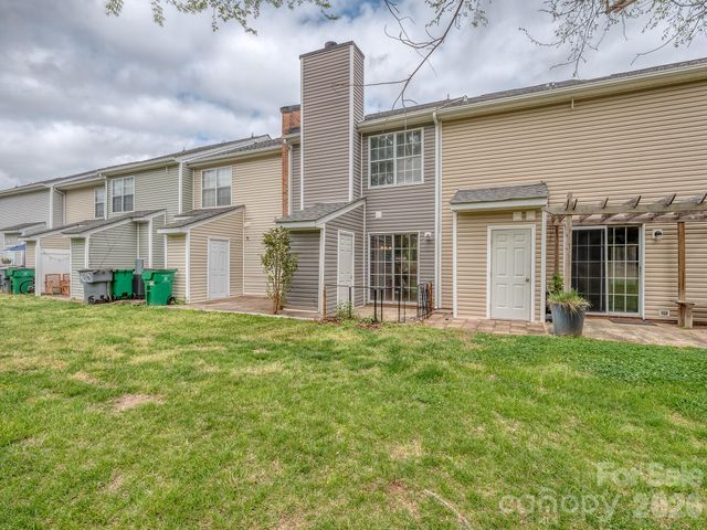 8211 Golf Ridge Drive, Charlotte, NC 28277