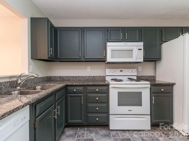 8211 Golf Ridge Drive, Charlotte, NC 28277