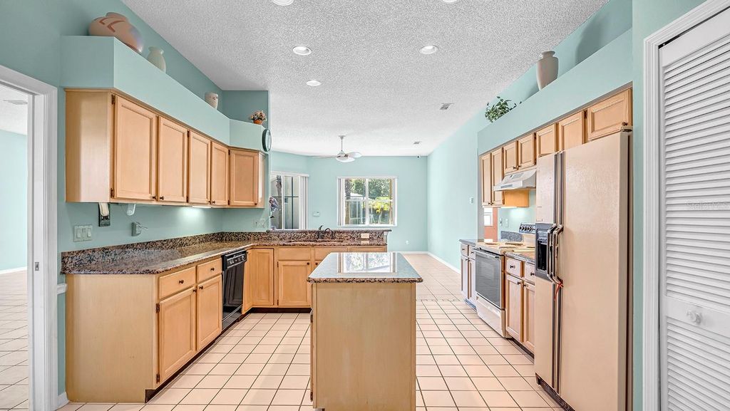 Image 14 of property listing at 14648 POTANOW TRAIL, Orlando, FL 32837