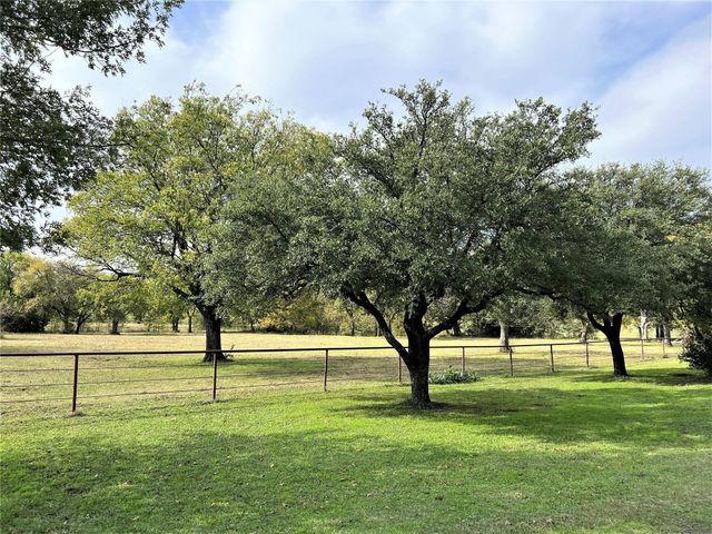 2815 Fm 3092, Gainesville, TX 76240